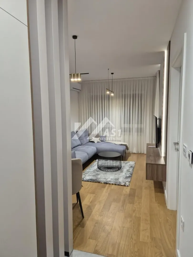 Izdavanje, jednosoban stan, 36m², Bulevar Evrope, Novi Sad Sve Podlokacije