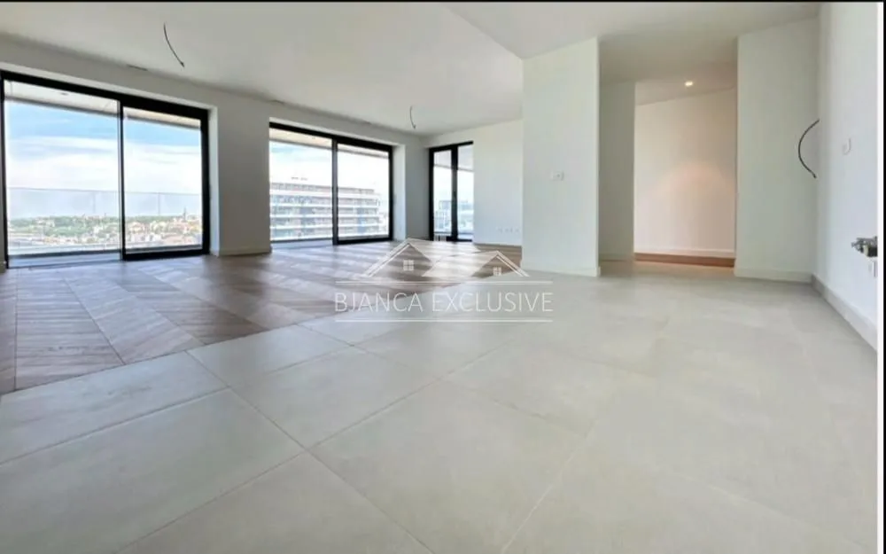 Prodaja, četvorosoban stan, 176m², Savski Venac, Beograd