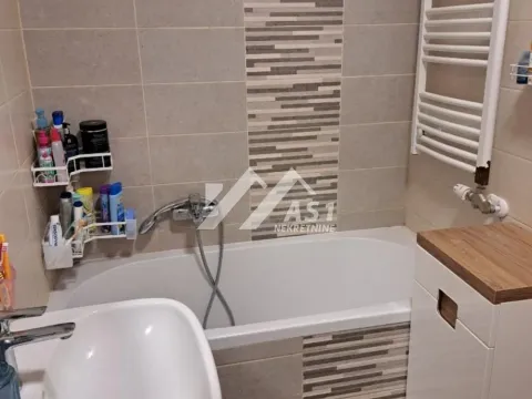 Izdavanje, trosoban stan, 63m², Salajka, Novi Sad Sve Podlokacije - image 9