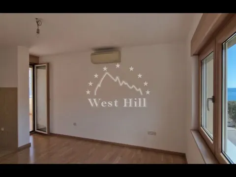 Sale, one bedroom apartment, 45m², Bečići, Budva - image 19