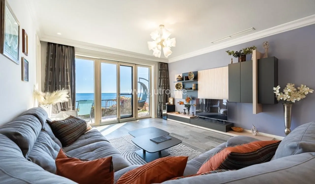 Prodaja, trosoban stan, 108m², Luštica, Tivat