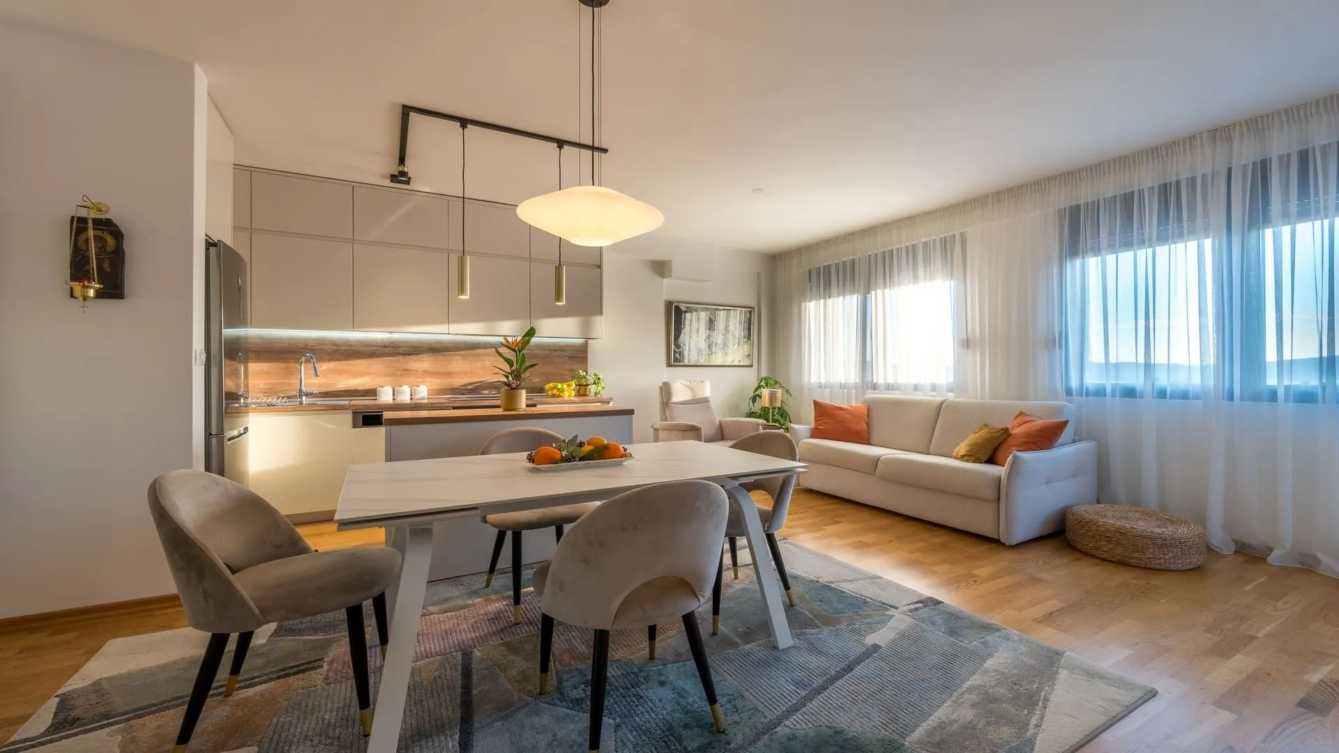 Prodaja, dvosoban stan, 63m², Pod Kuk, Tivat