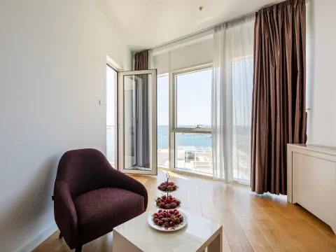Rent, one bedroom apartment, 77m², Tre Canne, Budva - image 3
