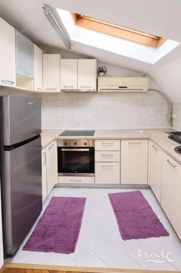 Prodaja, dvosoban stan, 77m², Ljubović, Podgorica