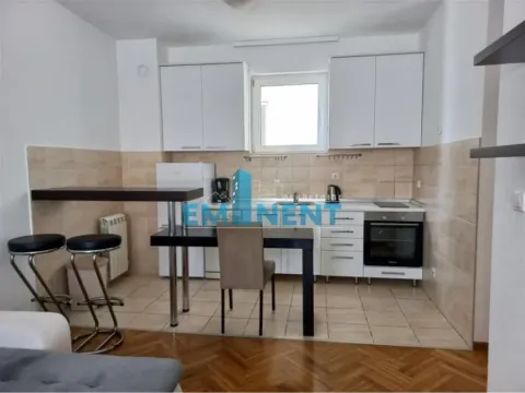 Izdavanje, trosoban stan, 56m², Vračar Sve Podlokacije, Beograd - image 4