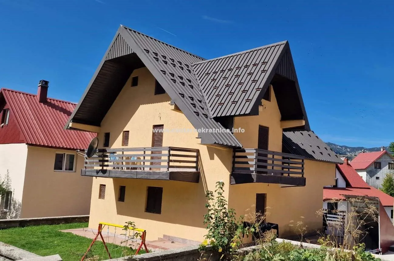 Prodaja, kuća, 242m², Žabljak, Crna Gora