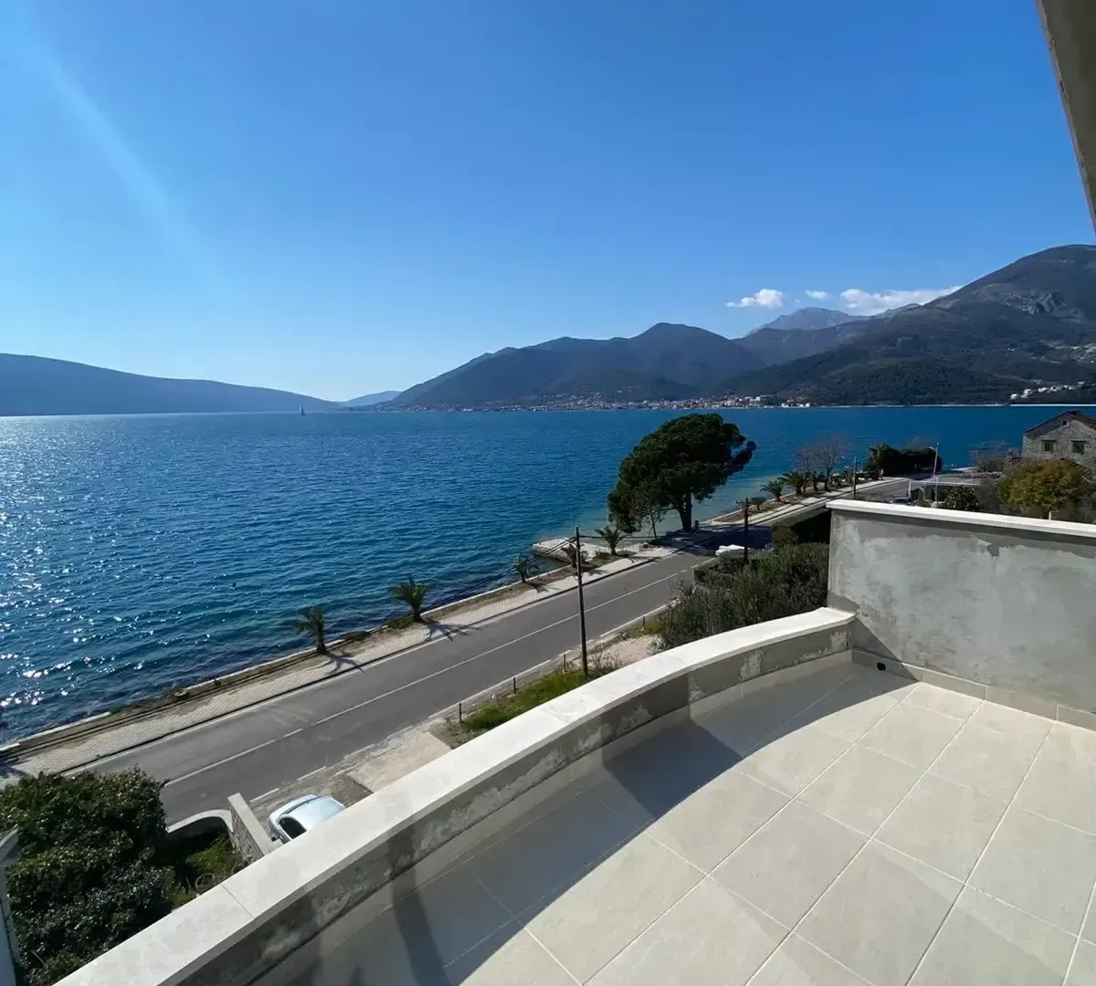 Izdavanje, stan, 80m², Tivat, Crna Gora