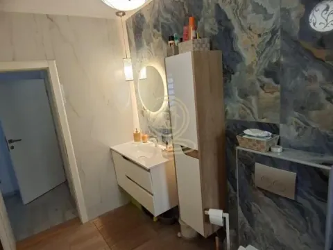 Prodaja, kuća, 270m², Blok 8, Petrovaradin - image 7