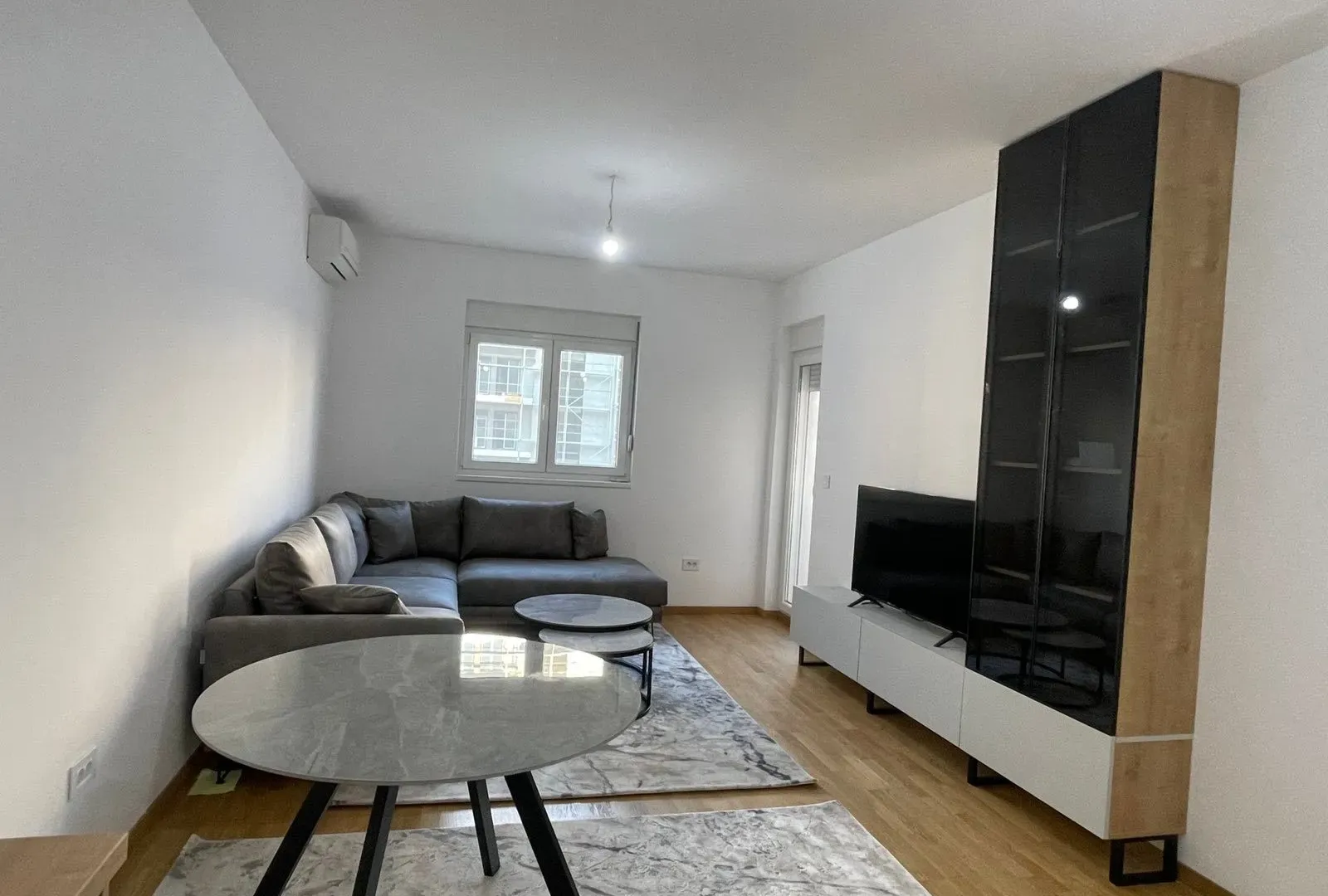 Izdavanje, jednosoban stan, 48m², Stari Aerodrom, Podgorica