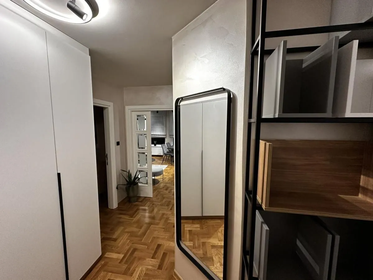 Izdavanje, dvosoban stan, 78m², Dom zdravlja, Niš