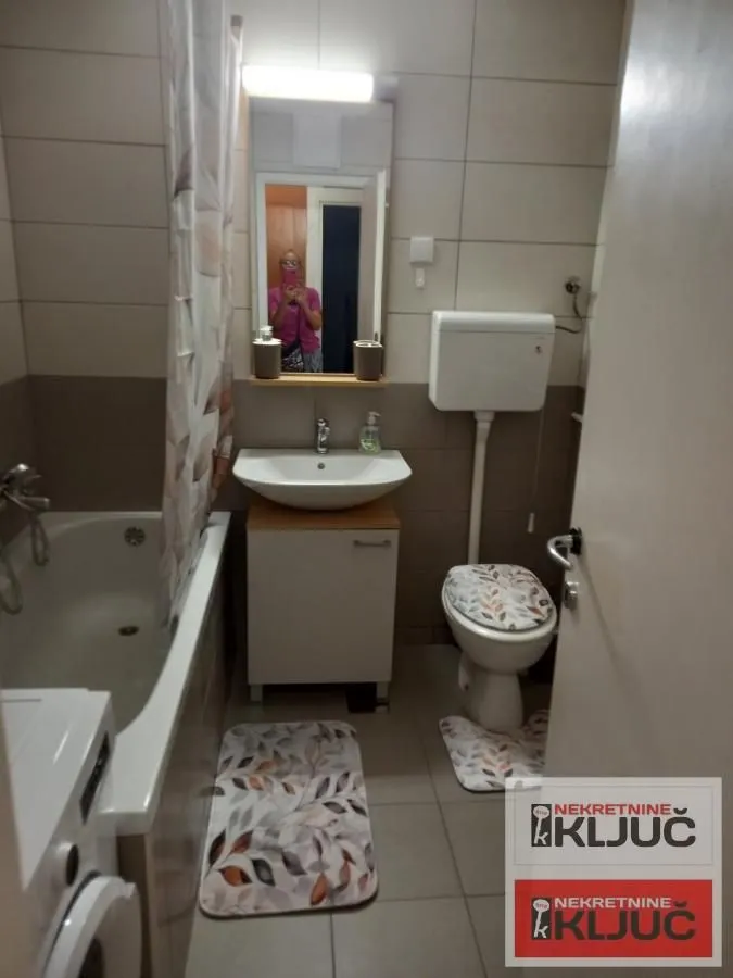 Izdavanje, dvosoban stan, 66m², Železnička Stanica, Novi Sad Sve Podlokacije