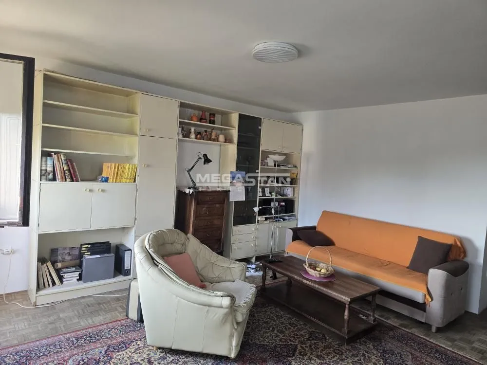 Prodaja, trosoban stan, 84m², Julino Brdo, Beograd