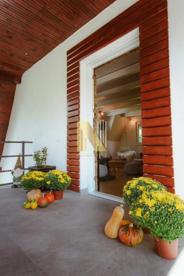 Izdavanje, kuća, 163m², Petrovaradin, Novi Sad
