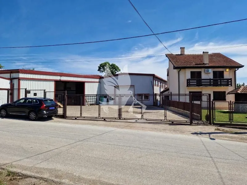 Prodaja, kuća, 716m², Velika Krsna, Mladenovac
