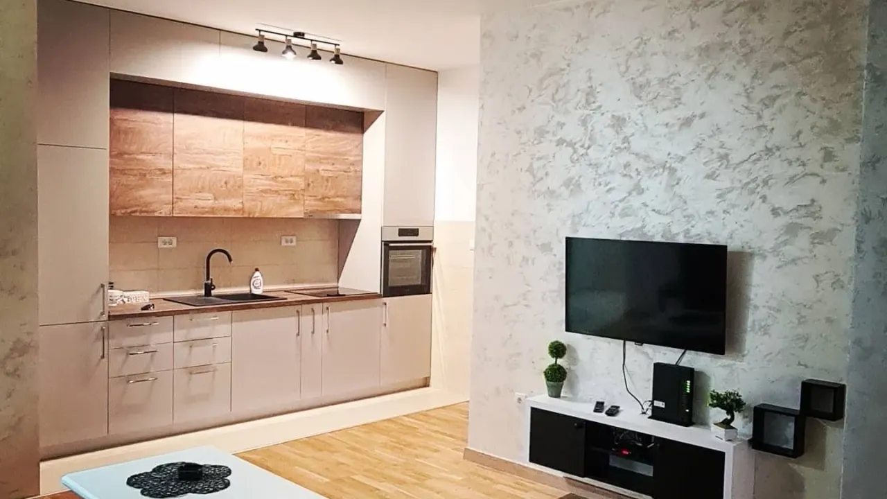 Izdavanje, jednosoban stan, 54m², Centar, Podgorica