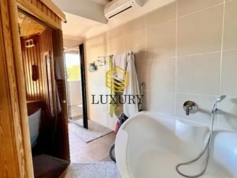 Sale, four bedroom apartment, 209m², Centar, Podgorica - image 3