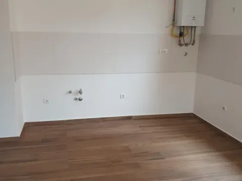 Prodaja, trosoban stan, 75m², Ruma, Srbija - image 9