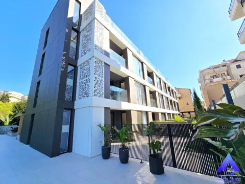 Prodaja, dvosoban stan, 106m², Centar, Budva - image 20