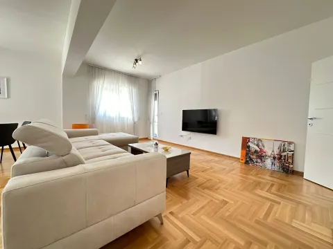 Rent, four bedroom apartment, 129m², Bečići, Budva - image 2