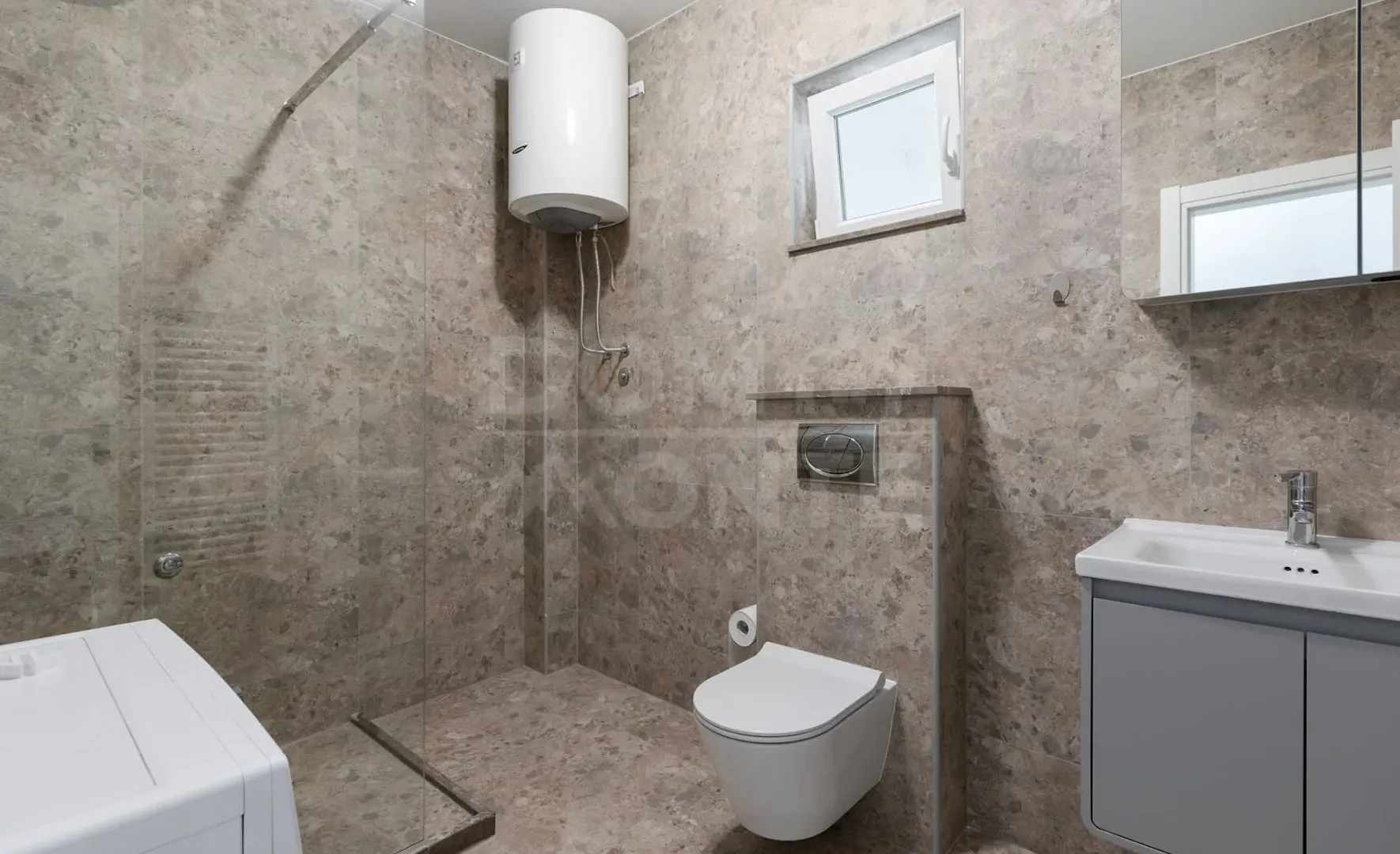 Izdavanje, jednosoban stan, 75m², Seljanovo, Tivat