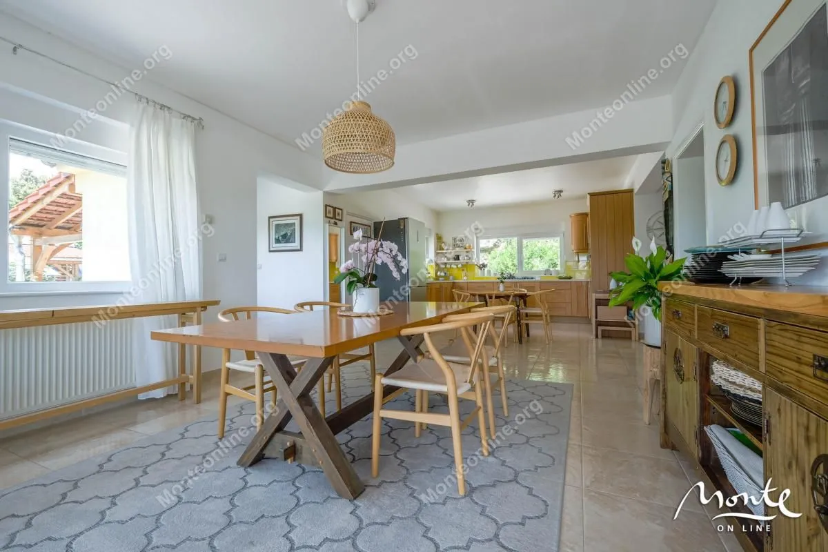 Sale, house, 177m², Krimovica, Kotor