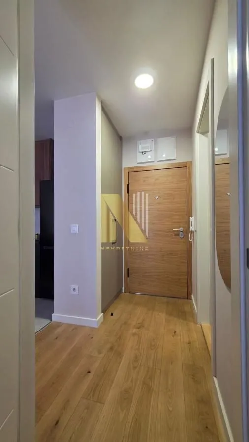 Izdavanje, dvosoban stan, 42m², Socijalno, Novi Sad Sve Podlokacije
