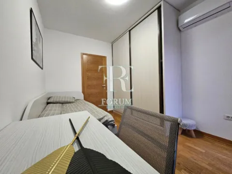 Rent, two bedroom apartment, 65m², City Kvart, Podgorica - image 4