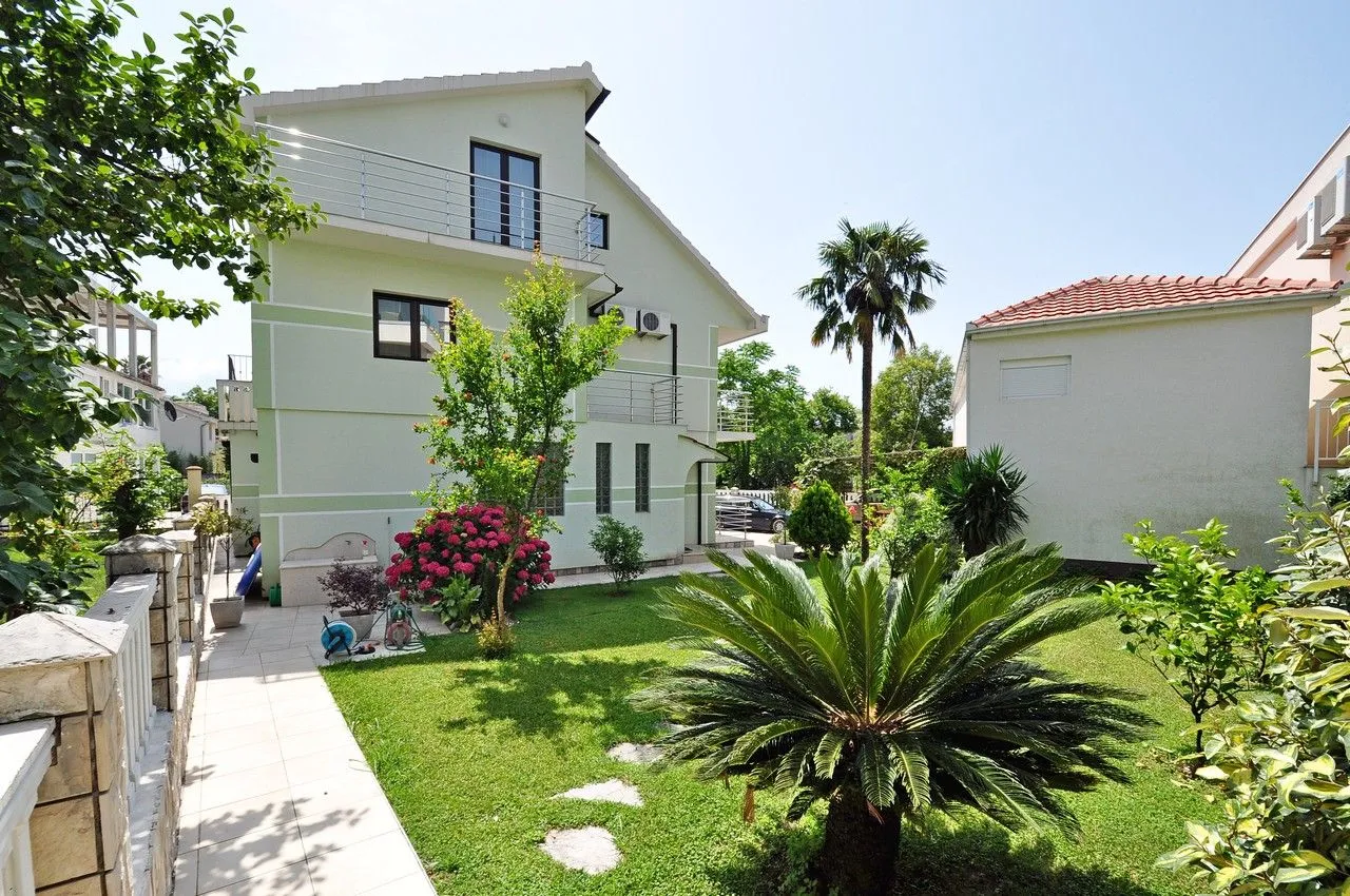 Prodaja, kuća, 222m², Tivat, Crna Gora