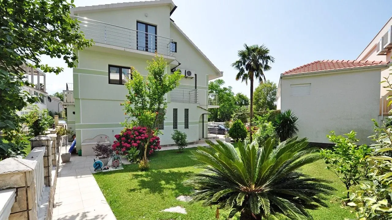 Sale, house, 222m², Tivat, Crna Gora
