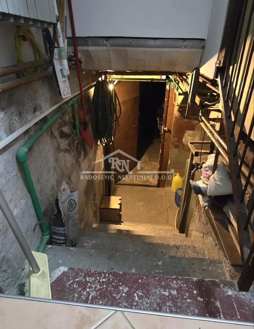 Prodaja, stan, 199m², Petlovo Brdo, Beograd