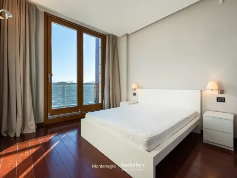 Prodaja, trosoban stan, 188m², Kod Capital Plaze, Podgorica - image 11