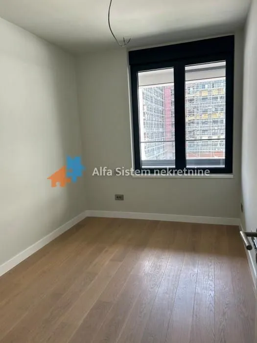Izdavanje, trosoban stan, 77m², Novi Beograd Blok 65, Novi Beograd Sve Podlokacije
