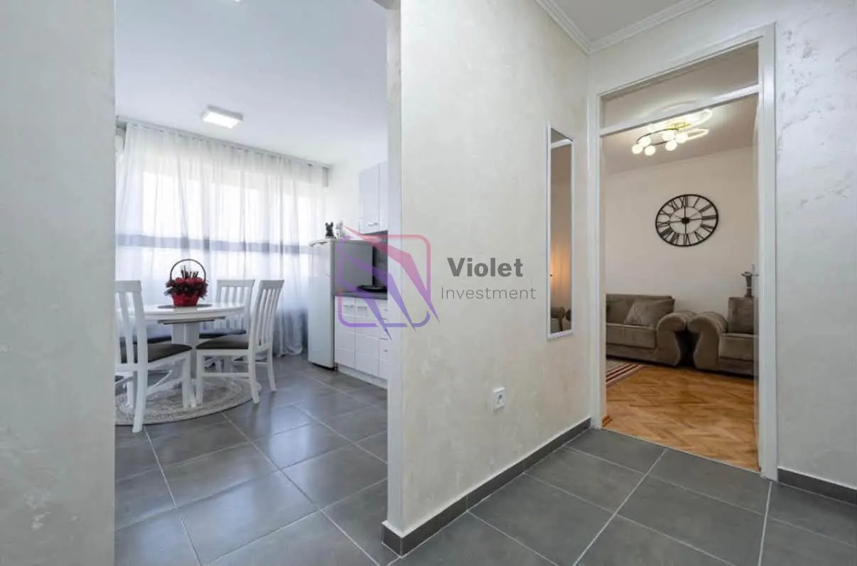 Izdavanje, dvosoban stan, 75m², Stara Varoš, Podgorica