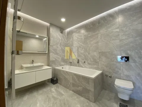 Prodaja, kuća, 181m², Sremska Kamenica, Petrovaradin - image 13