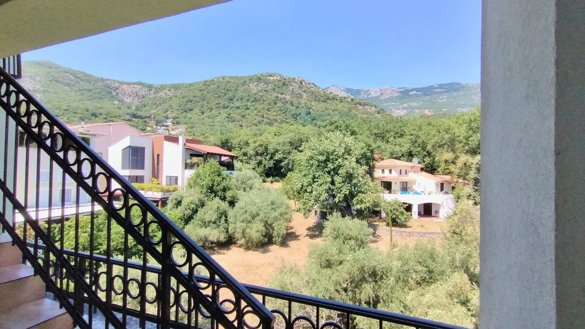 Prodaja, dvosoban stan, 65m², Maine, Budva