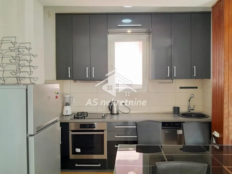 Rent, three bedroom apartment, 80m², Čukarica, Beograd