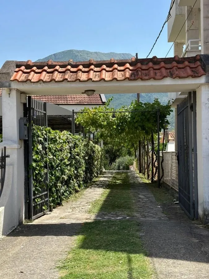 Sale, house, 171m², Bar, Crna Gora