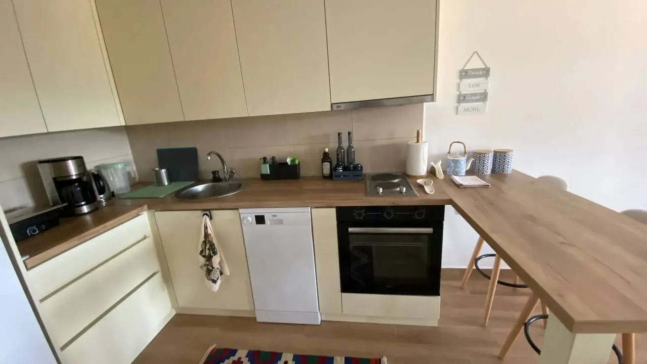 Prodaja, jednosoban stan, 57m², Centar, Tivat