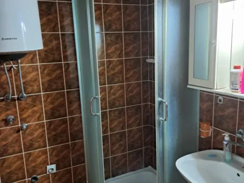 Izdavanje, trosoban stan, 103m², Blok 5, Podgorica - image 11