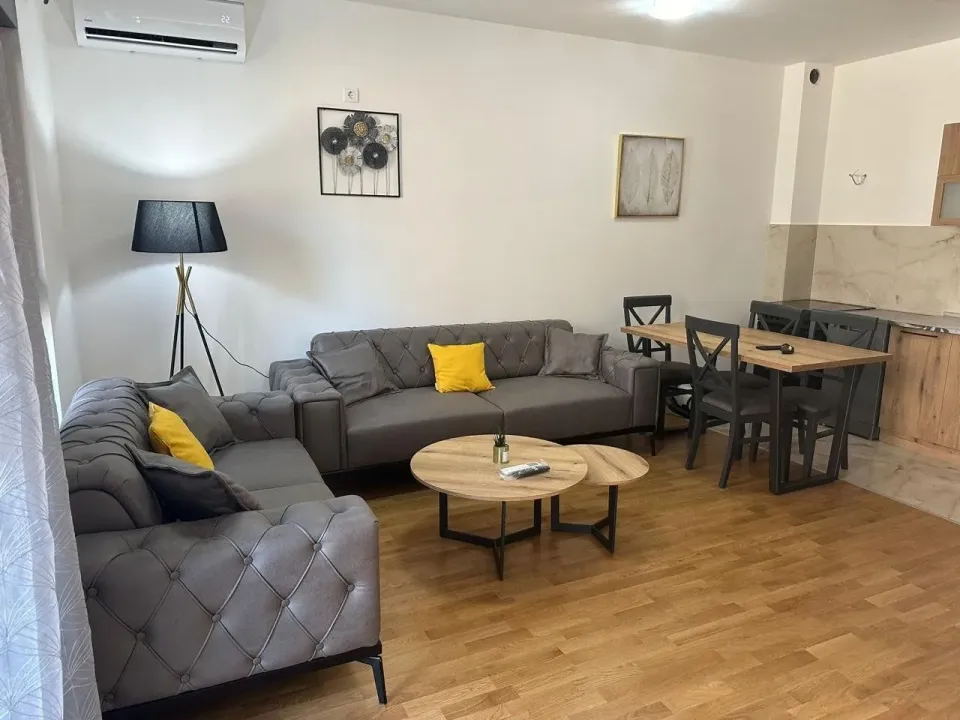Izdavanje, jednosoban stan, 47m², Momišići, Podgorica