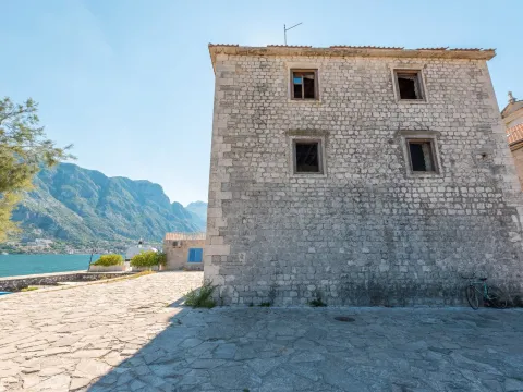 Prodaja, kuća, 424m², Prčanj, Kotor - image 9