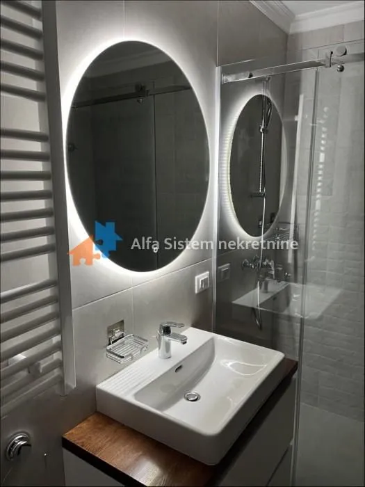 Izdavanje, trosoban stan, 80m², Čubura, Beograd