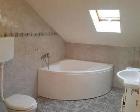 Izdavanje, četvorosoban stan, 180m², Petlovo Brdo, Beograd - image 10