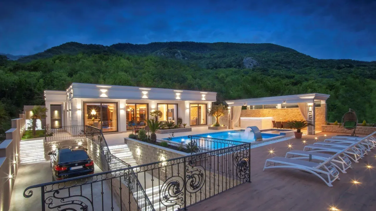 Rent, house, 190m², Prijevor, Budva