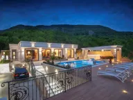 Rent, house, 190m², Prijevor, Budva - image 1