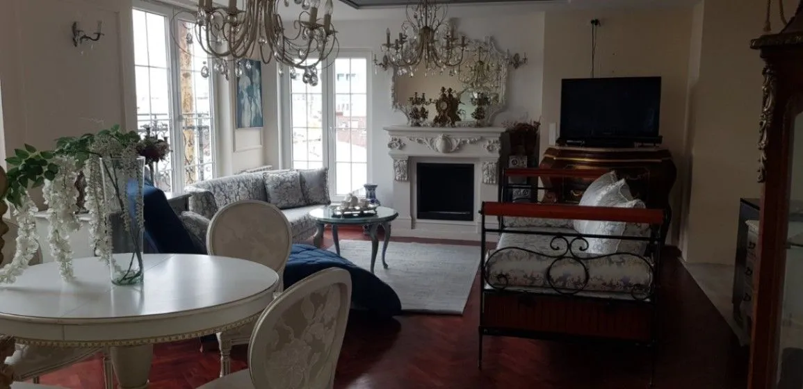 Rent, two bedroom apartment, 95m², Kalenić Pijaca, Vračar Sve Podlokacije