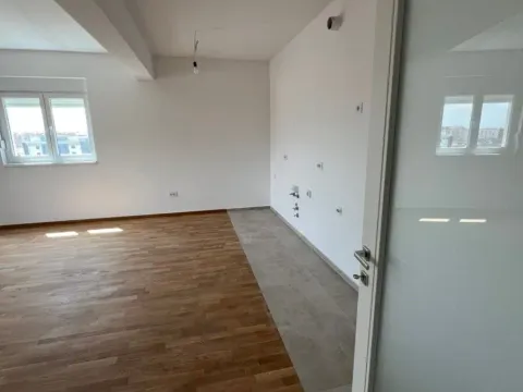 Prodaja, trosoban stan, 104m², Podgorica, Crna Gora - image 6