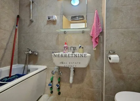 Izdavanje, jednosoban stan, 45m², Centar, Bar - image 6