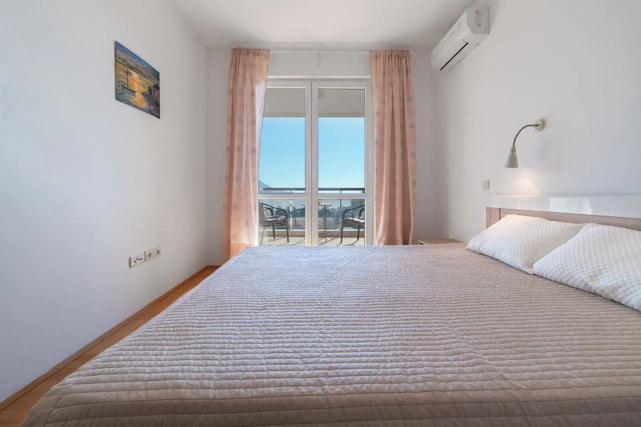 Sale, two bedroom apartment, 69m², Bečići, Budva