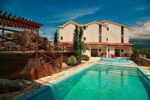 Rent, house, 140m², Tivat, Crna Gora - image 10
